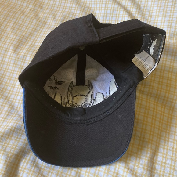 2008 Batman The Dark Knight Hat - Picture 2 of 5